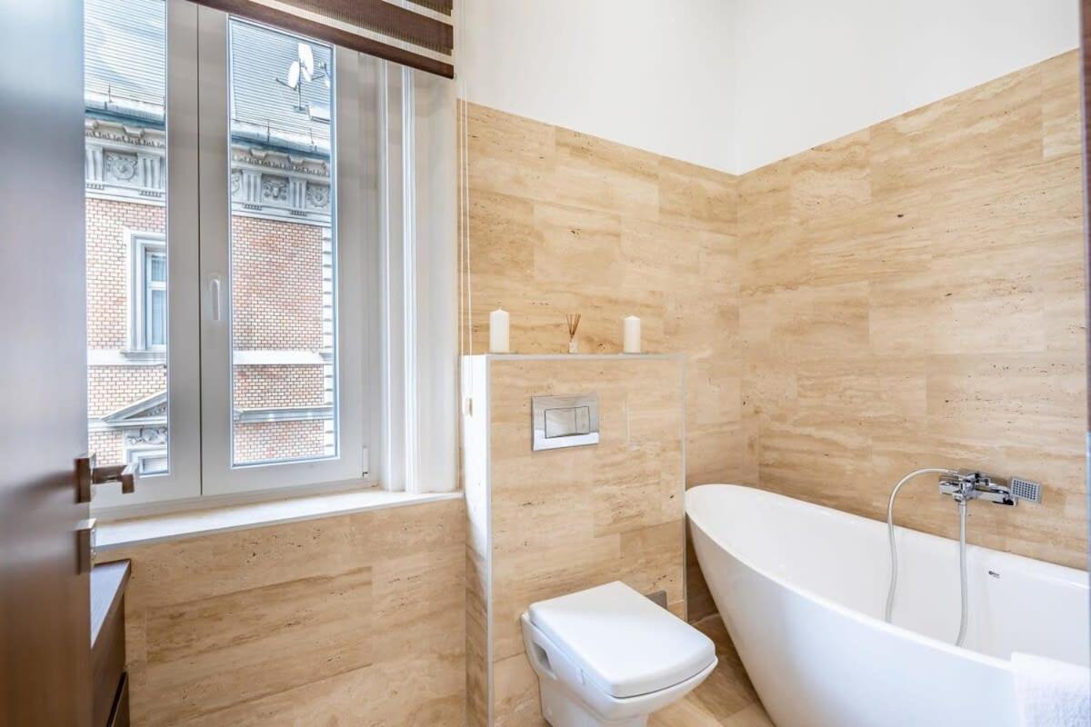 Splendid Perfectly Located Flat With Sauna Apartment Budapest Bagian luar foto