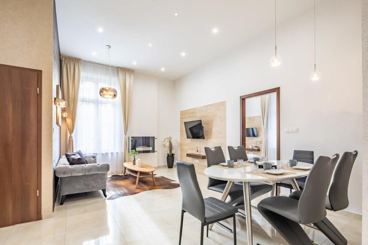 Splendid Perfectly Located Flat With Sauna Apartment Budapest Bagian luar foto