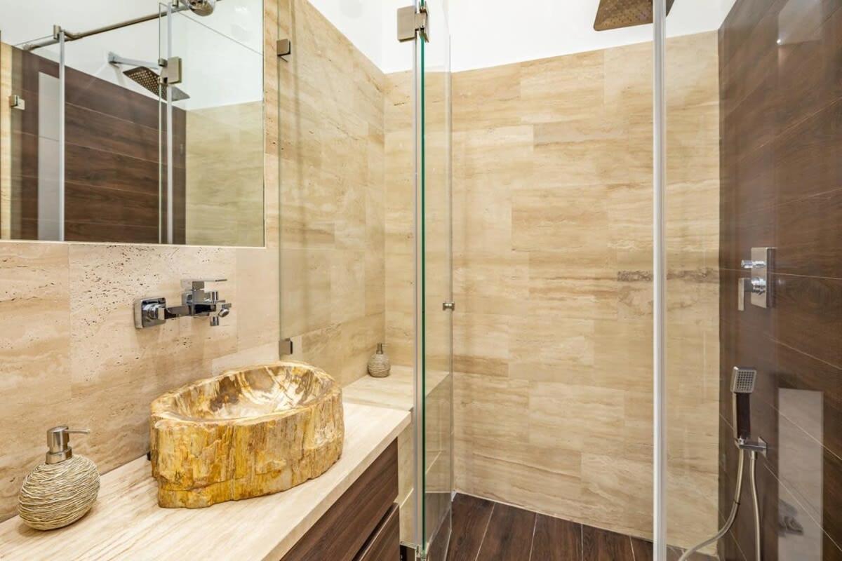 Splendid Perfectly Located Flat With Sauna Apartment Budapest Bagian luar foto