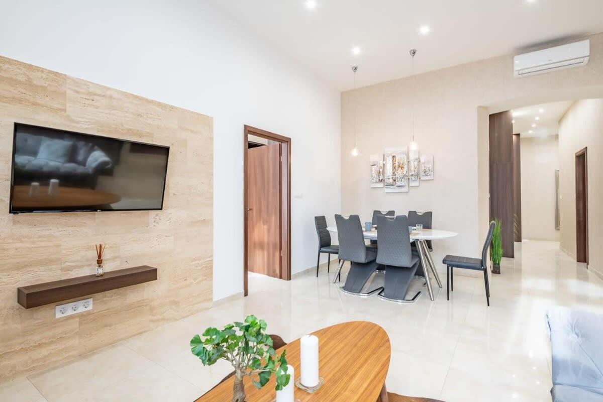 Splendid Perfectly Located Flat With Sauna Apartment Budapest Bagian luar foto