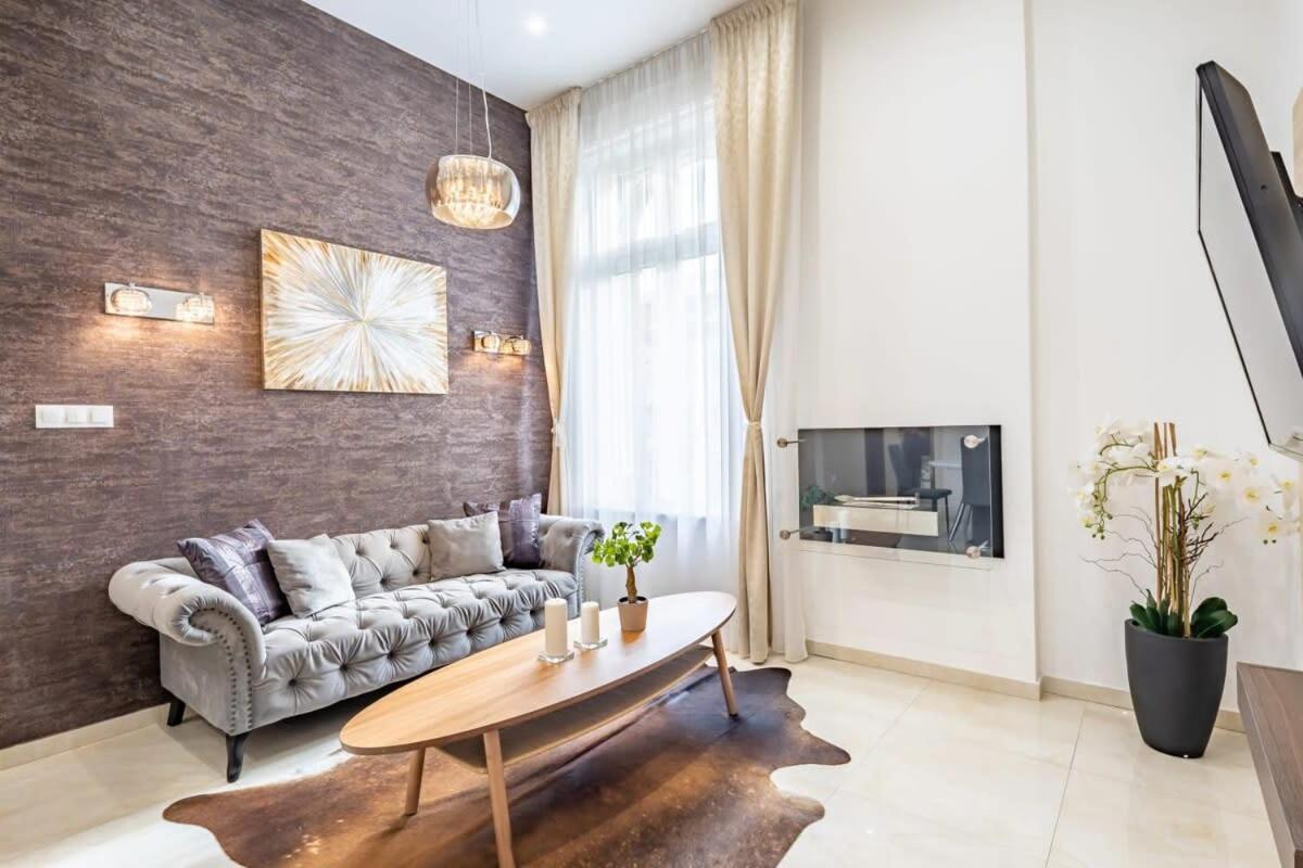 Splendid Perfectly Located Flat With Sauna Apartment Budapest Bagian luar foto