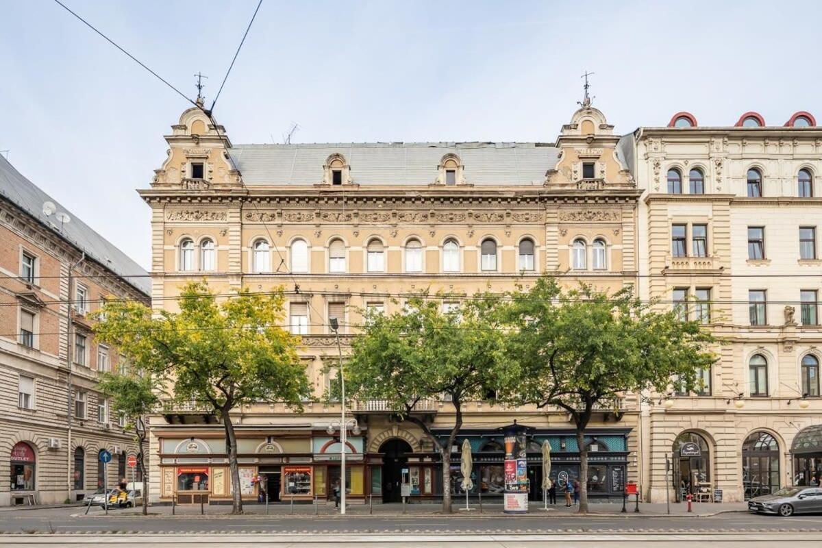 Splendid Perfectly Located Flat With Sauna Apartment Budapest Bagian luar foto