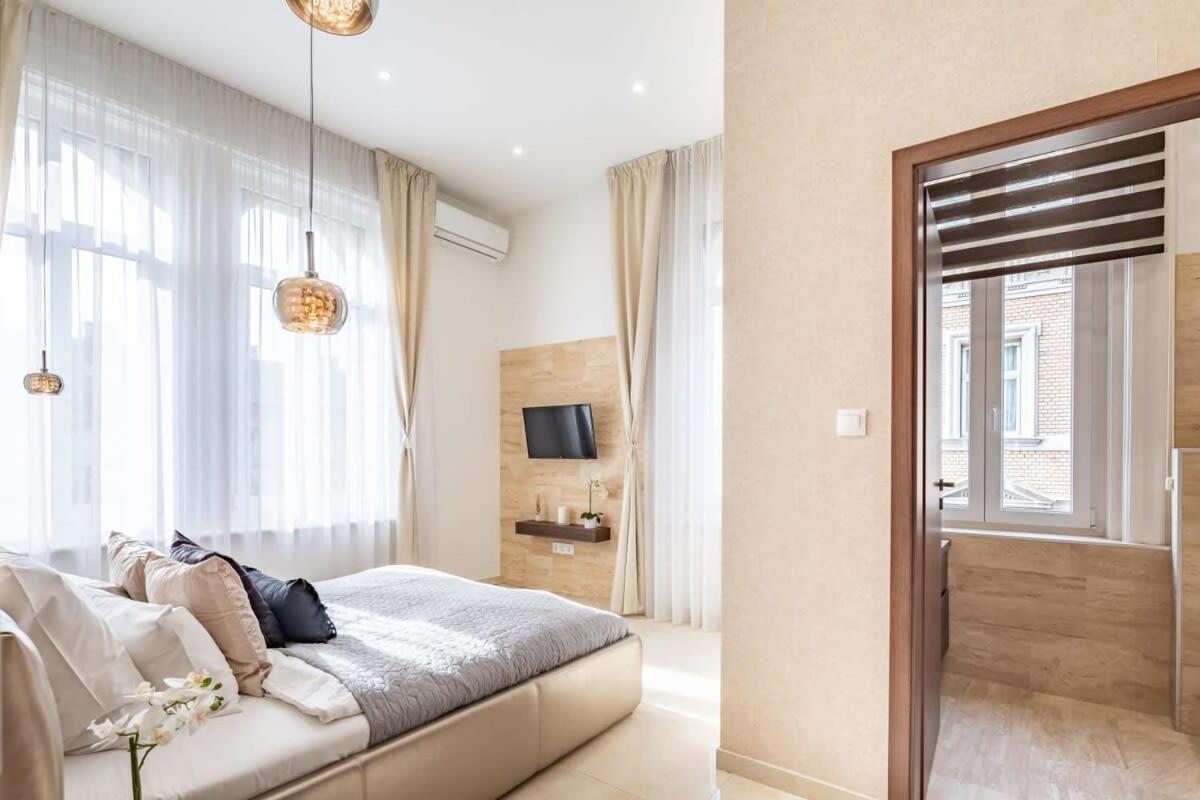 Splendid Perfectly Located Flat With Sauna Apartment Budapest Bagian luar foto