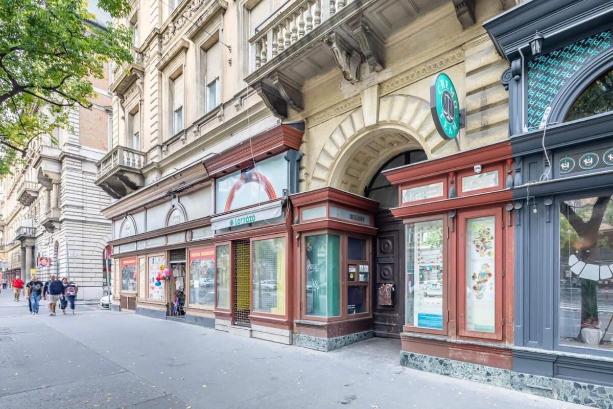 Splendid Perfectly Located Flat With Sauna Apartment Budapest Bagian luar foto
